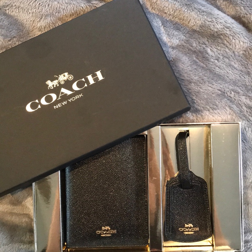 NWOT Passport Case Leather Luggage Tag Gift Box